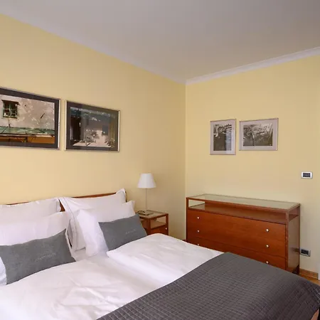 Franz Aparthotel 3*